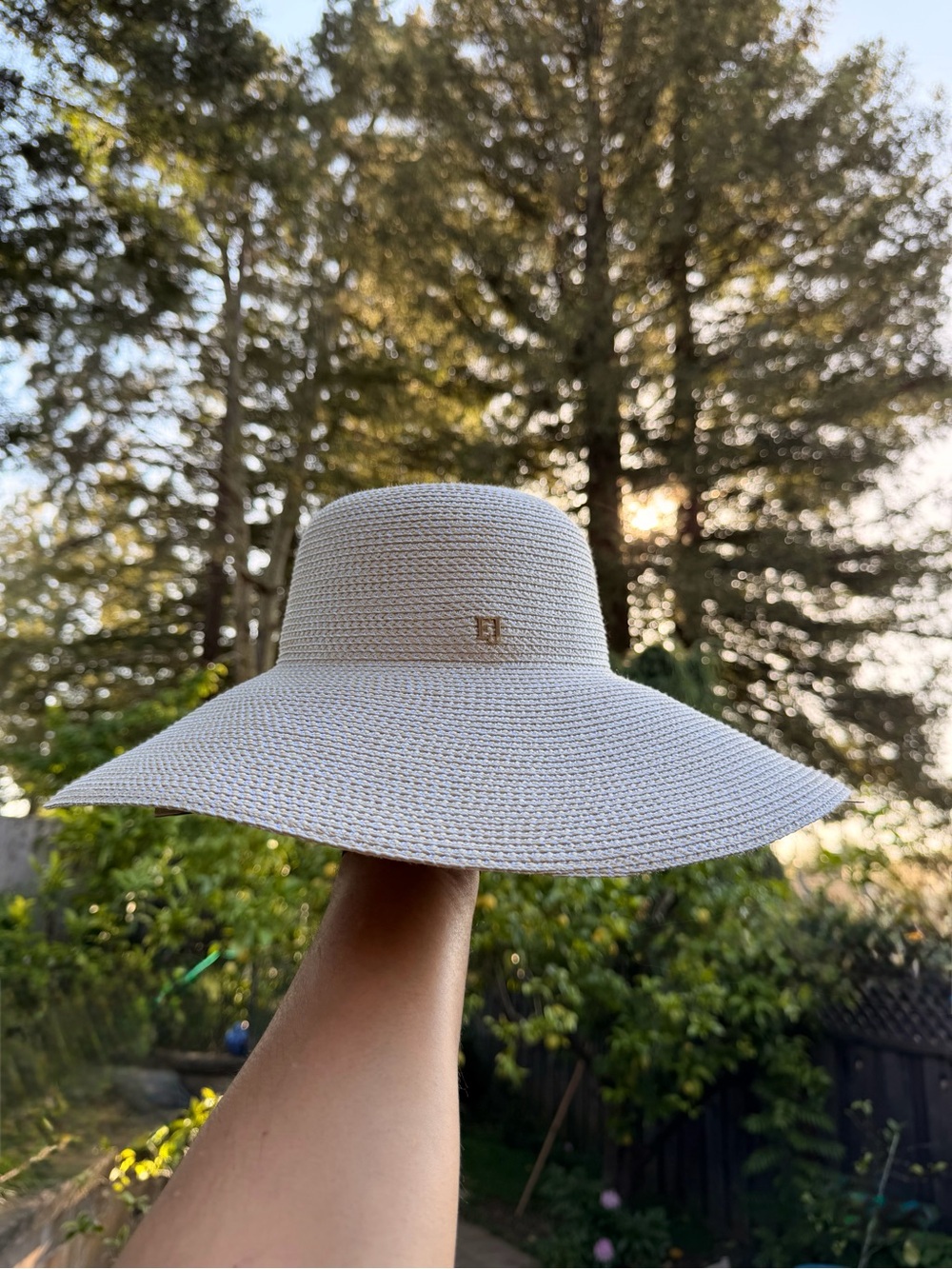 NWOT - ERIC JARVIS Wide-Brim BELLA Straw Sun Hat - Beige - 51/2” brim.